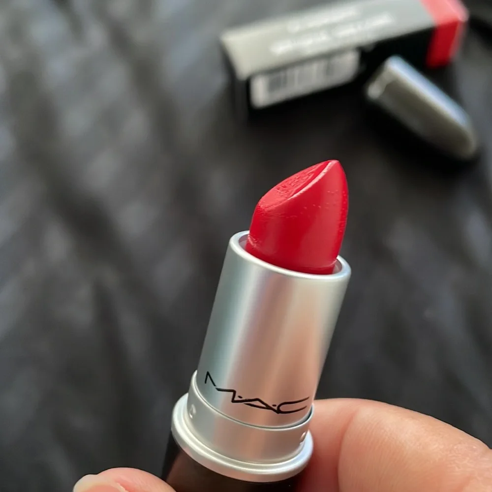 MAC Matte lipstick - red rock - Picture 2 of 6